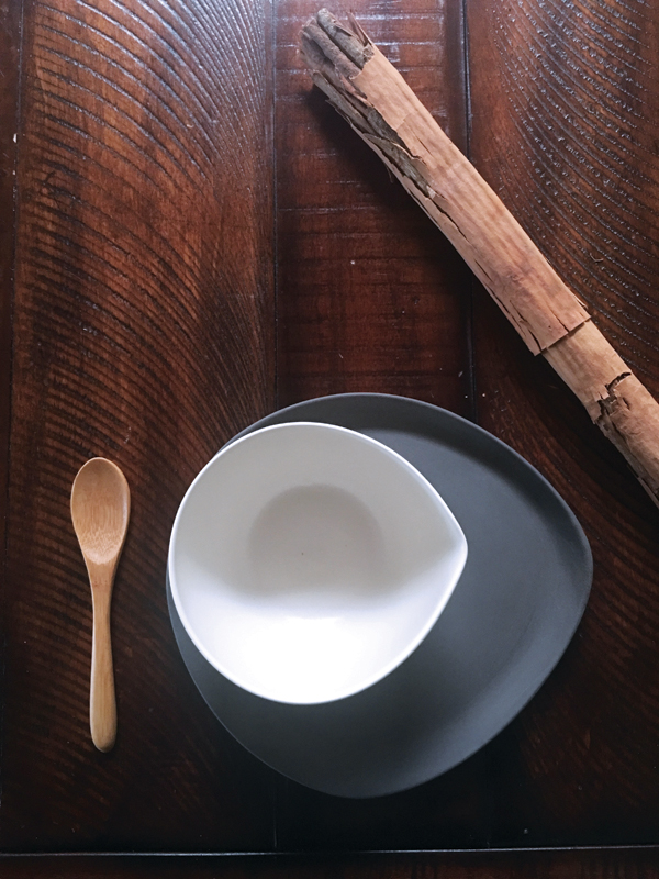 12 Dubhe Carreno’s finished bowl and saucer set ready for use. See page 32 for a great soup recipe to eat out of the set.